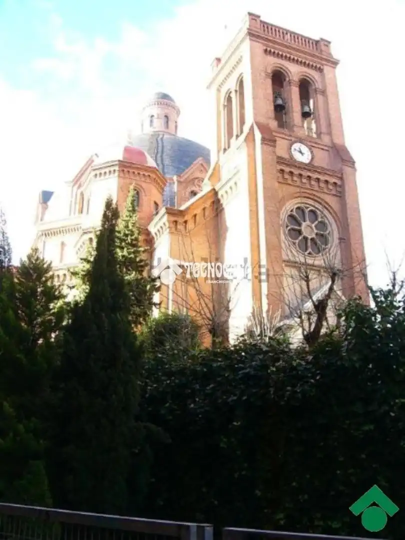 Vista exterior de Pis en venda en Madrid amb Calefacció i Terrassa