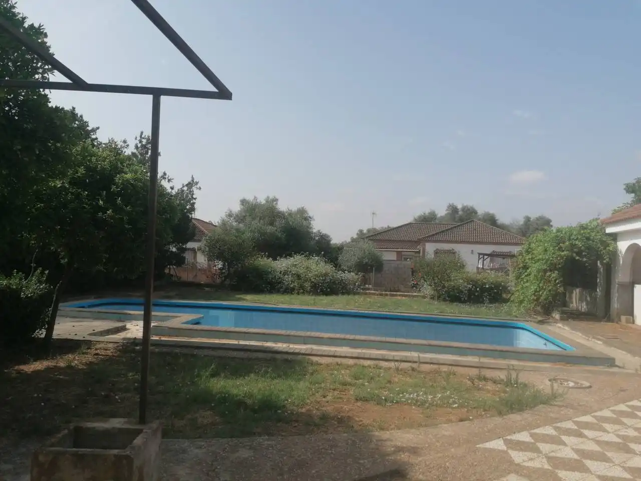 Piscina de Casa o xalet en venda en Dos Hermanas amb Jardí privat, Terrassa i Piscina