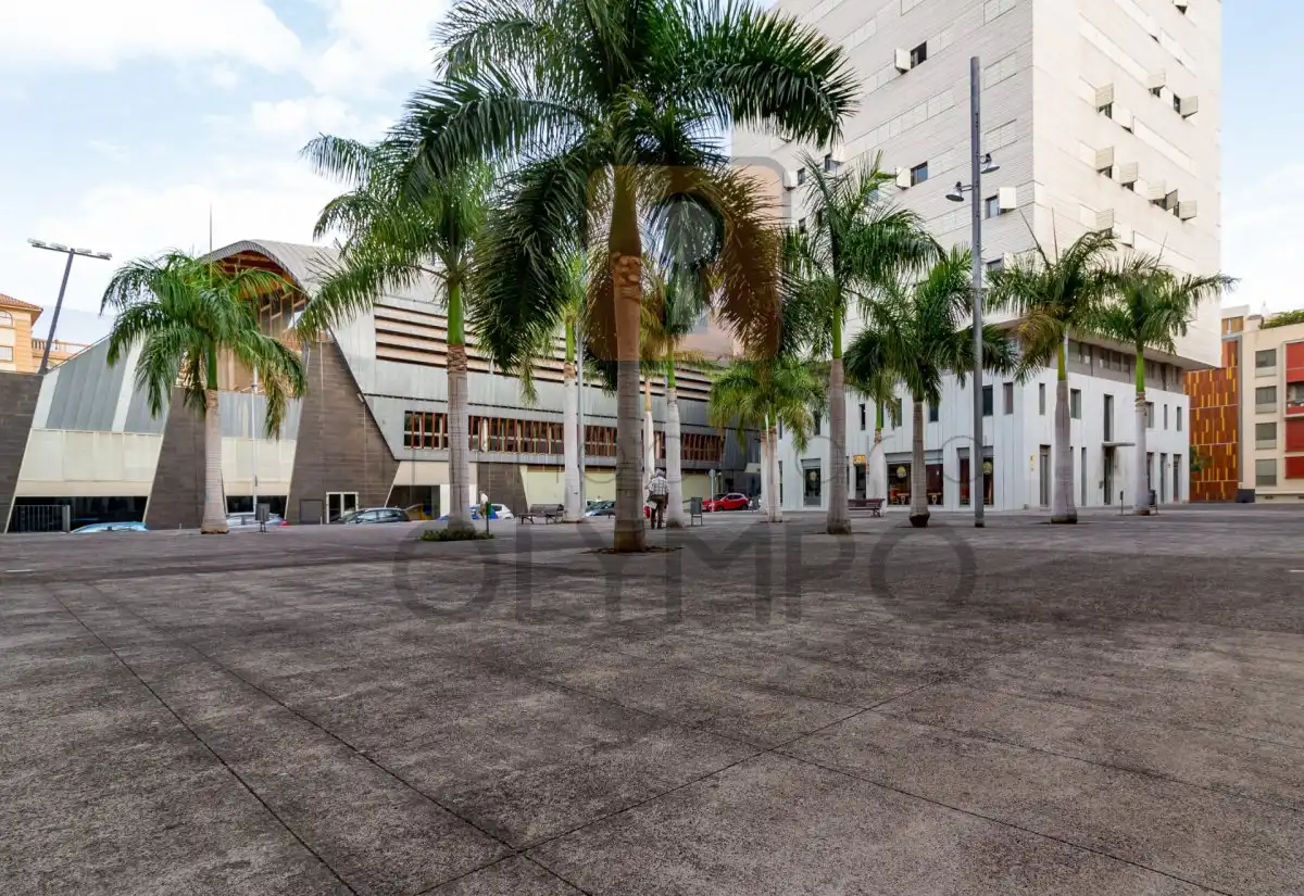 Außenansicht von Dachboden zur Miete in Santa Cruz de Tenerife mit Klimaanlage, Terrasse und Abstellraum