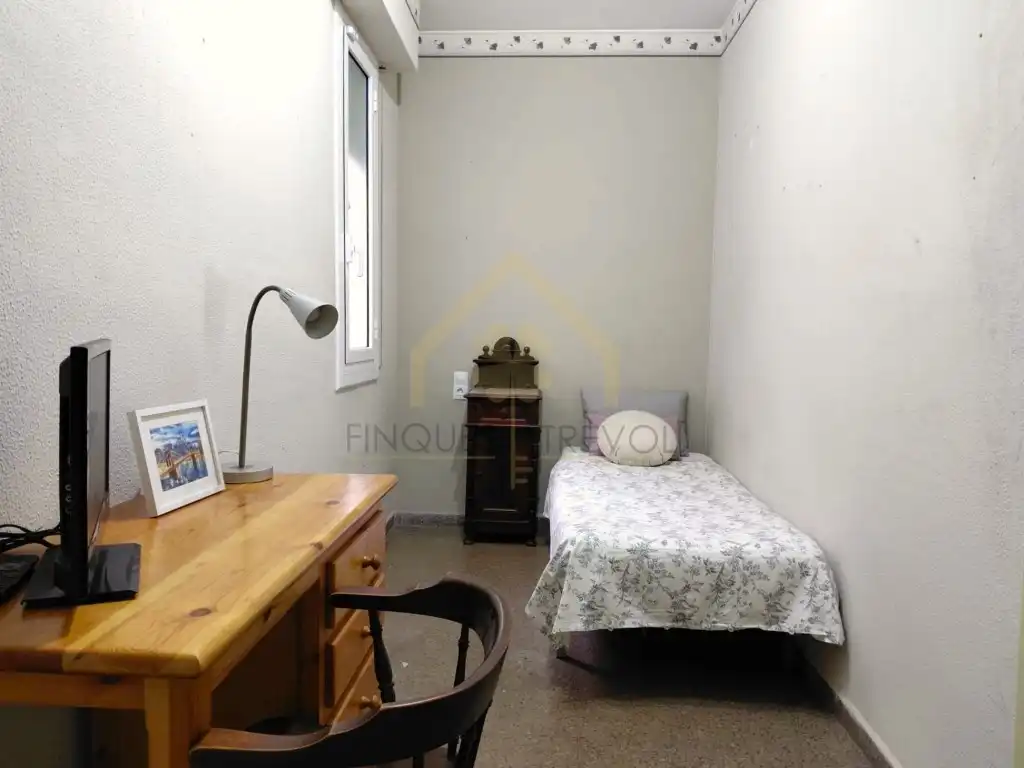 Schlafzimmer von Dachboden zum Verkauf in Granollers mit Klimaanlage und Terrasse