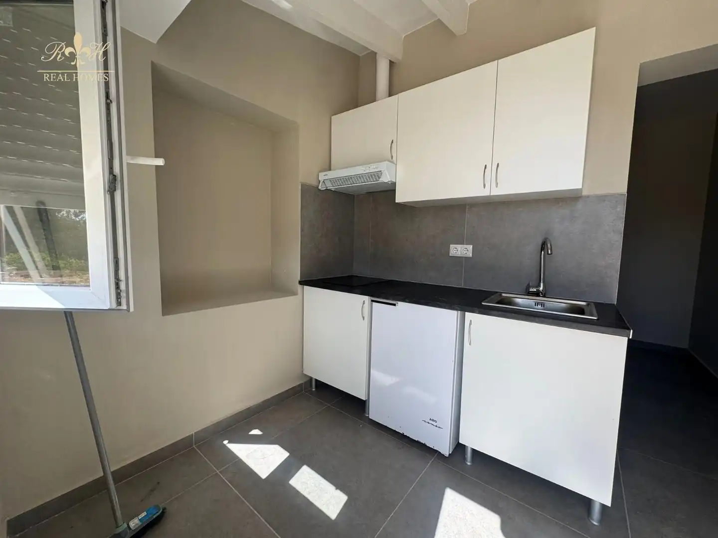 Flat for rent in PINTOR RIBERA, Escandinavia - Cautivador