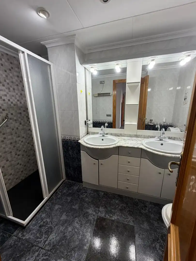Baño de Piso en venta en Valencia con Balcón