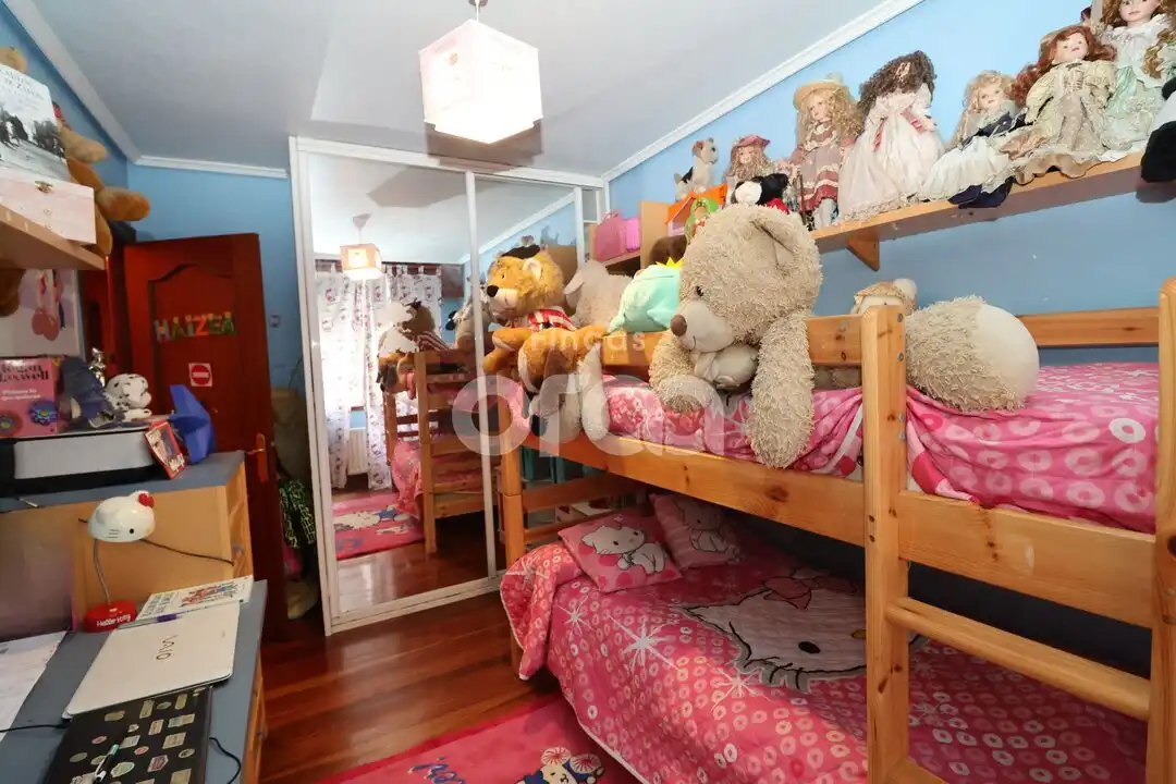 Schlafzimmer von Wohnung zum Verkauf in Santurtzi  mit Heizung und Möbliert