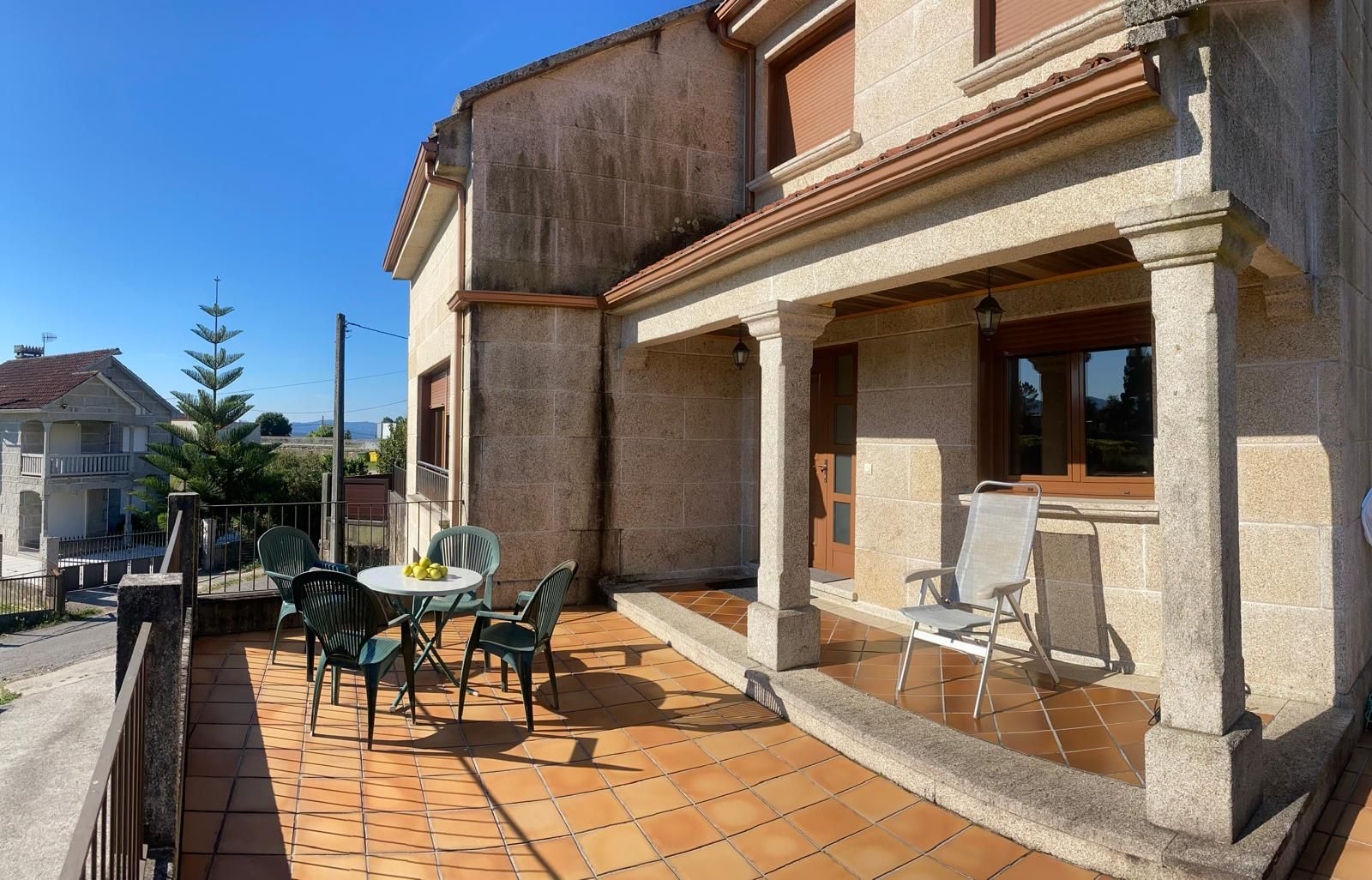 Terrassa de Casa o xalet en venda en Campo Lameiro amb Calefacció, Jardí privat i Parquet