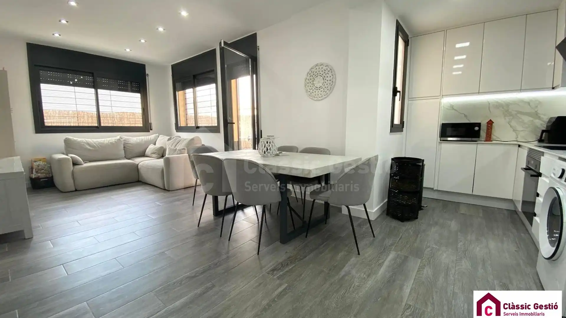 Dining room of Houses for sale in Terrassa  with Air Conditioner, Heating and Terrace