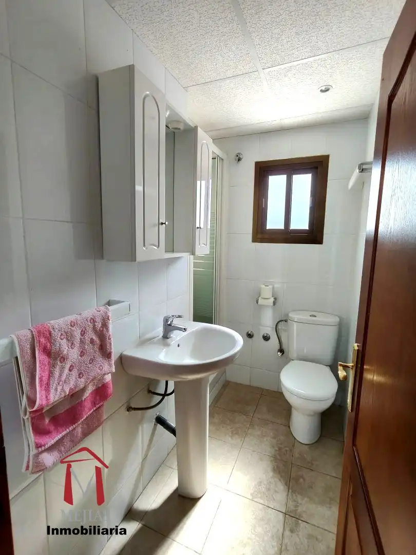 Baño de Piso en venta en Antequera con Amueblado