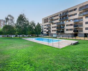 Piscina de Pis en venda en Sabadell amb Aire condicionat, Calefacció i Jardí privat