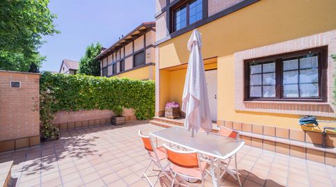 Foto 4 von Einfamilien-Reihenhaus zum Verkauf in Calle Mariano Barbacid, Viñas Viejas, Boadilla del Monte
