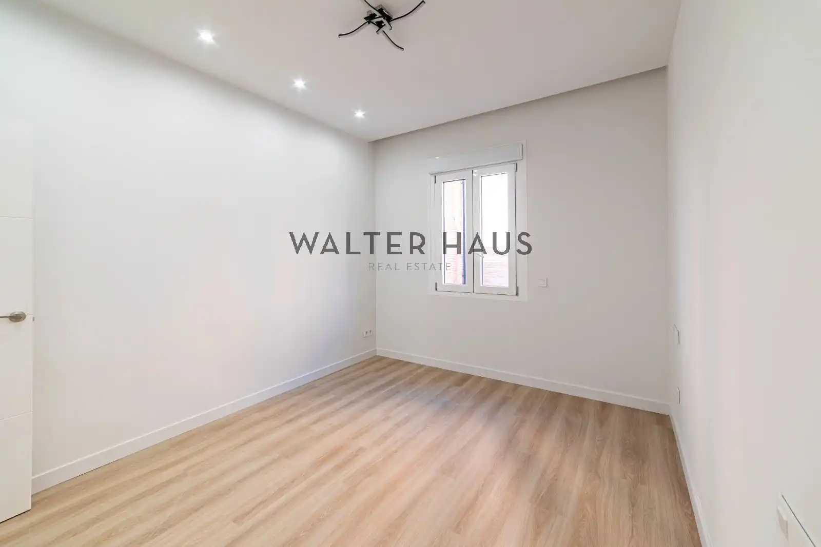 Flat for rent in Madrid  with Air Conditioner, Heating and Storage room