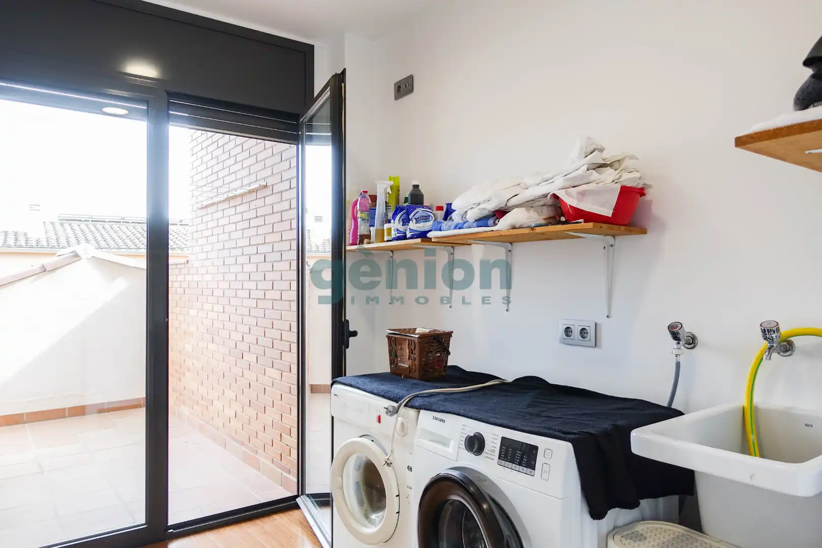 Cuina de Casa o xalet en venda en Girona amb Aire condicionat, Calefacció i Jardí privat