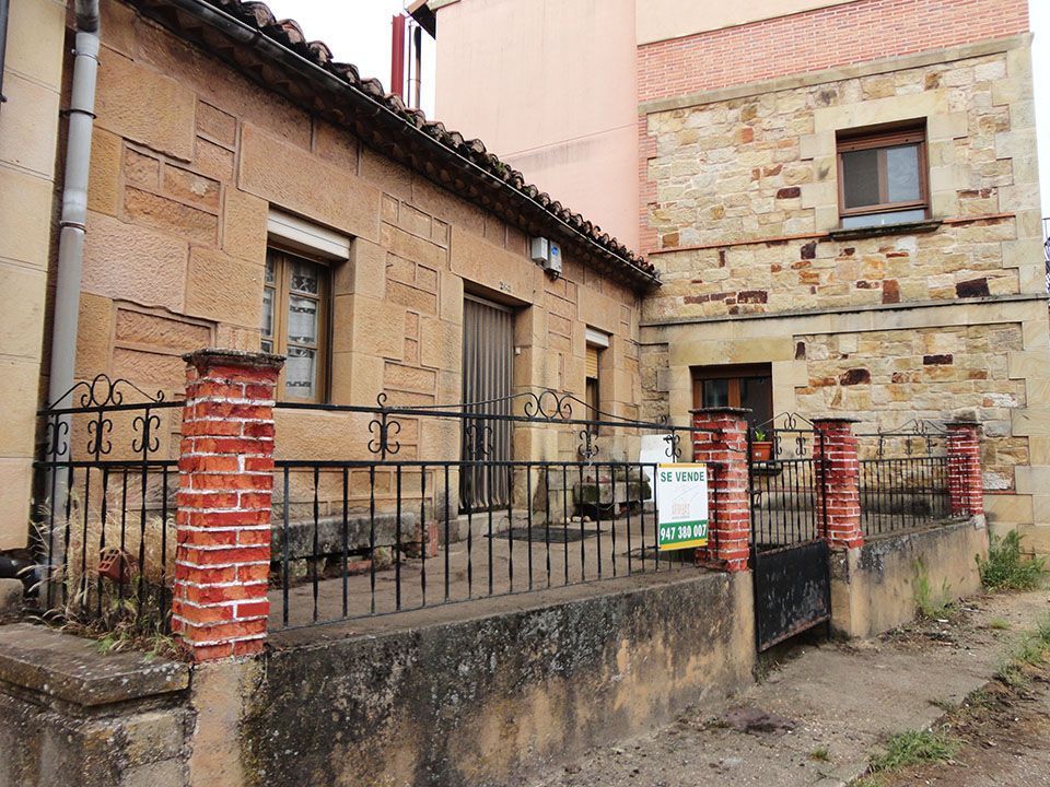 Exterior view of House or chalet for sale in Vilviestre del Pinar  with Storage room