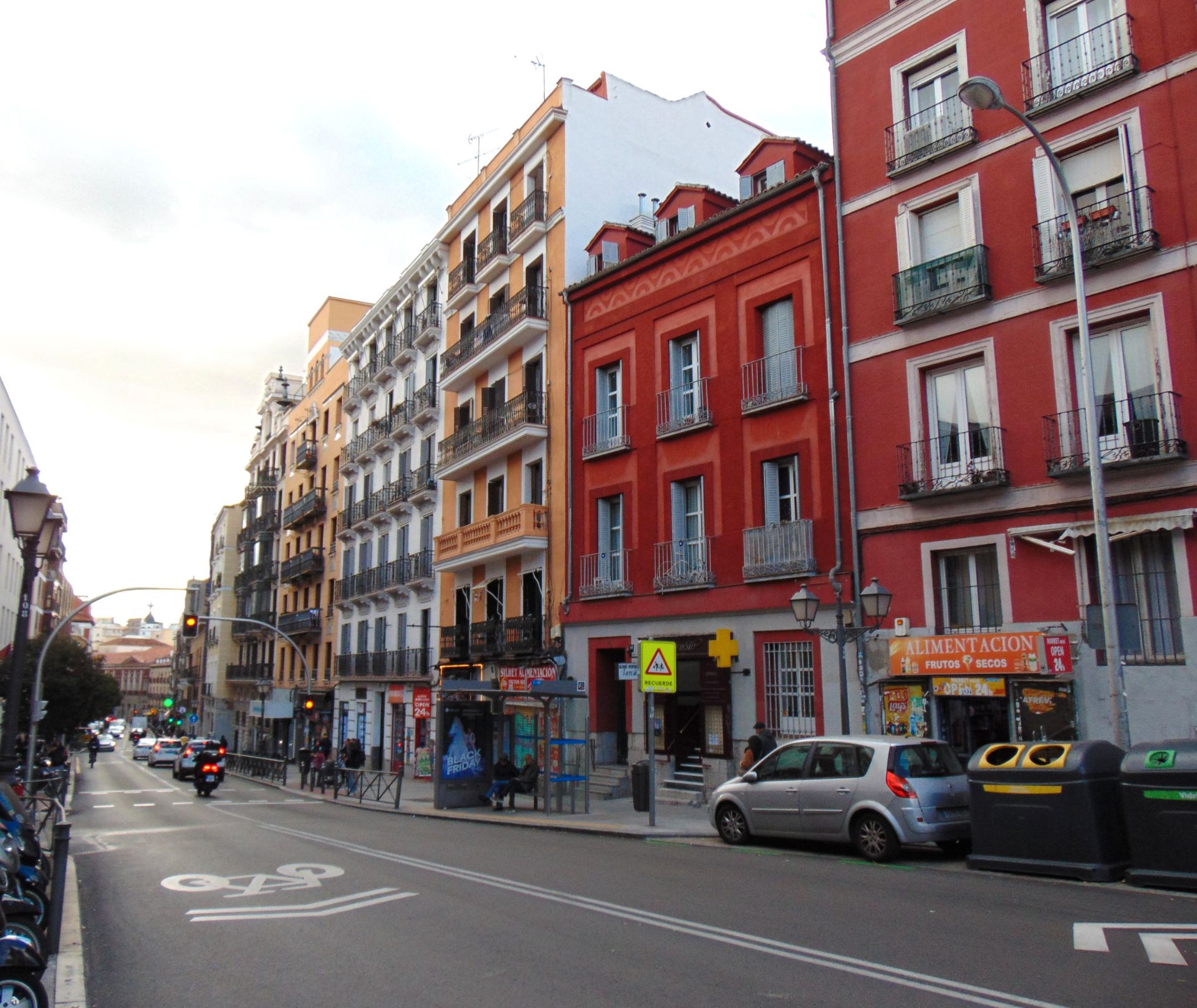 Vista exterior de Apartament en venda en  Madrid Capital amb Aire condicionat, Moblat i Balcó