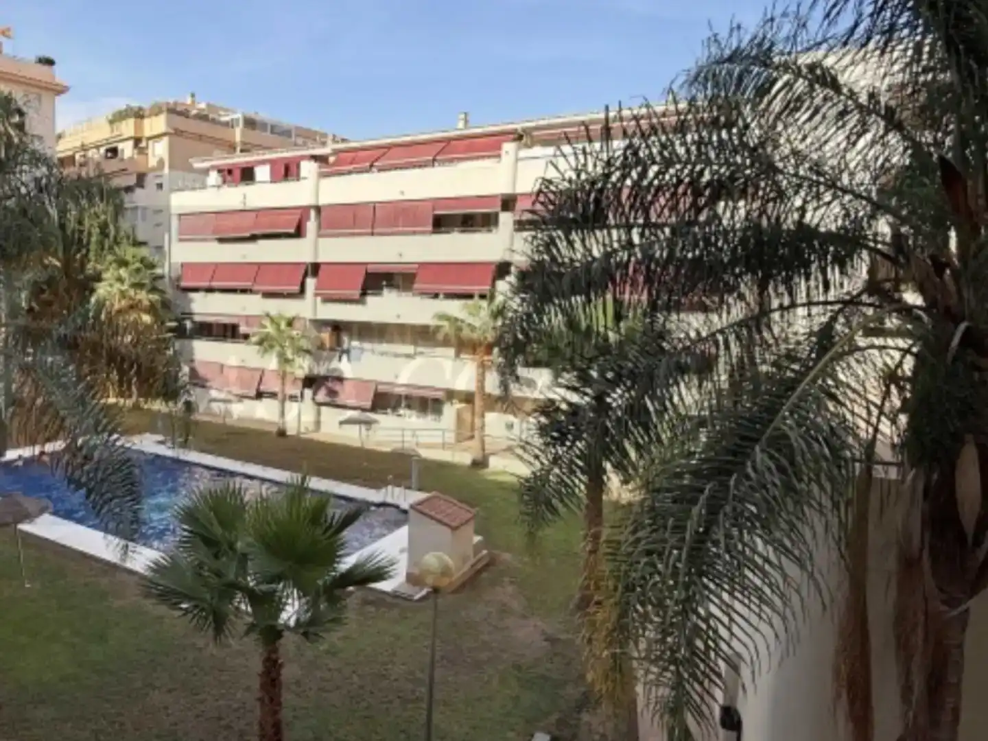 Vista exterior de Àtic en venda en Mijas amb Aire condicionat, Piscina i Balcó