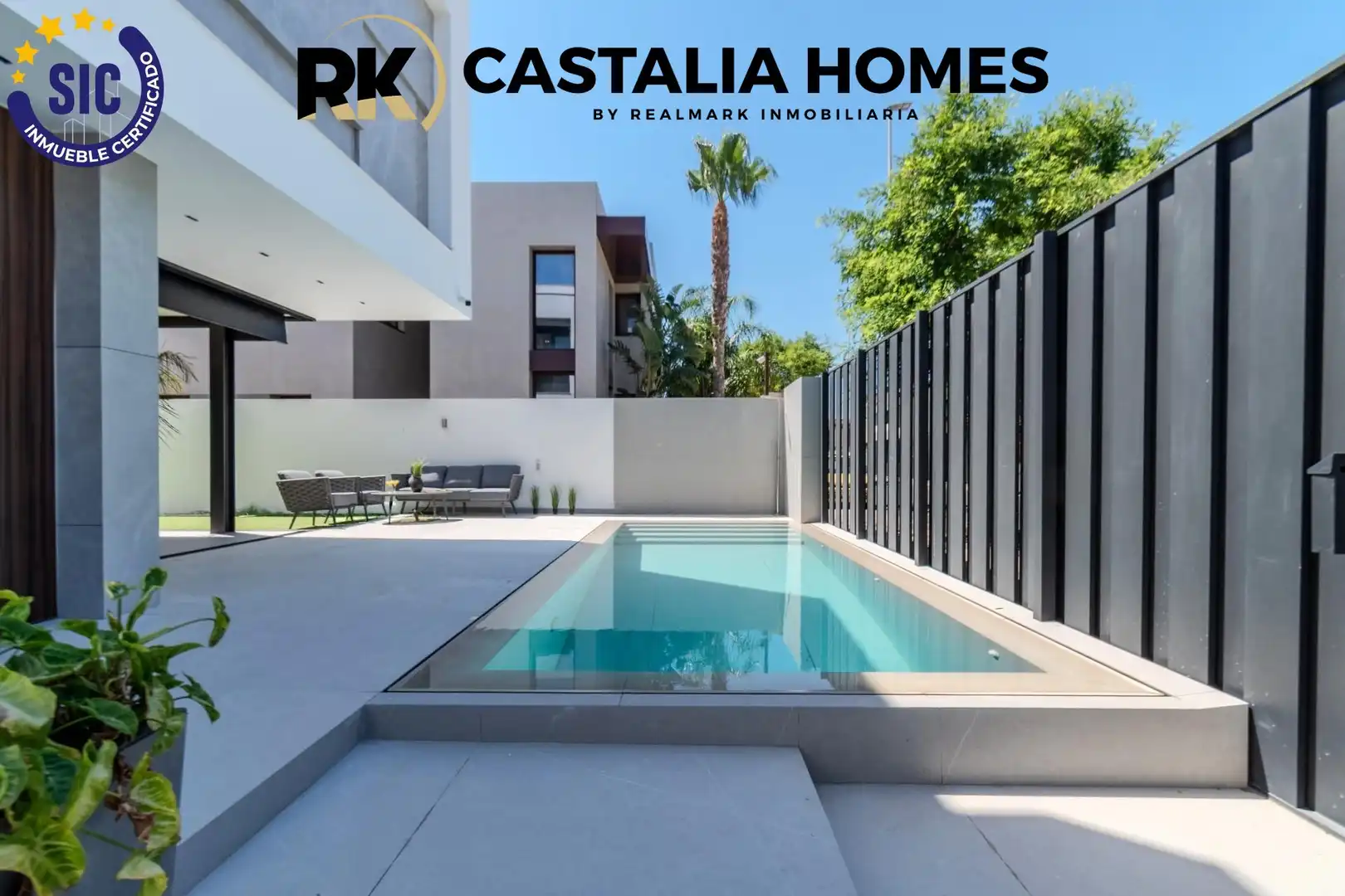 Vista exterior de Casa o xalet en venda en Castellón de la Plana / Castelló de la Plana amb Aire condicionat, Calefacció i Jardí privat