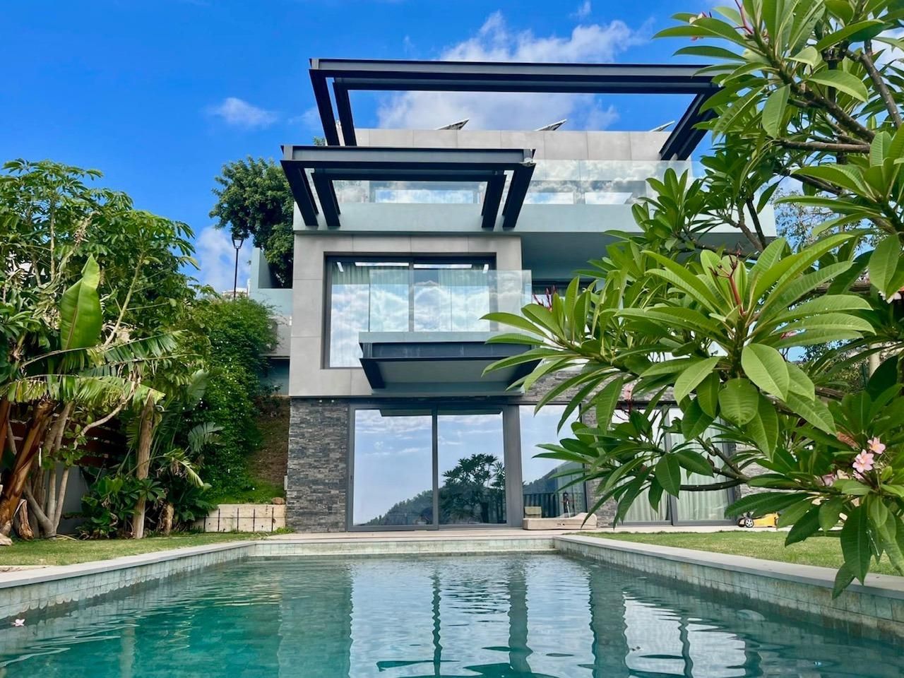 Vista exterior de Casa o xalet en venda en Mijas amb Aire condicionat, Calefacció i Jardí privat