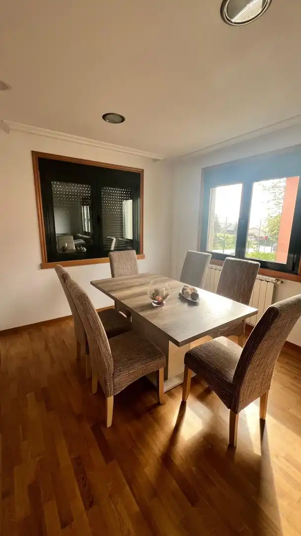 Comedor de Casa o chalet en venta en Oleiros con Jardín privado y Amueblado