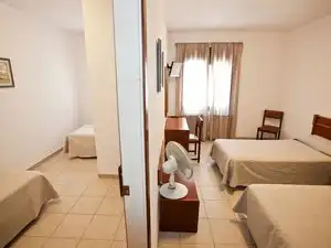 Dormitori de Edifici en venda en Llançà amb Alarma i Piscina comunitària