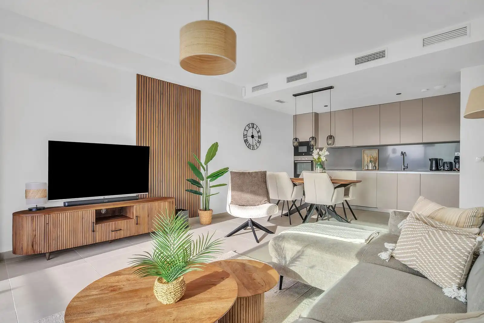 Sala d'estar de Apartament en venda en Estepona amb Terrassa, Traster i Moblat
