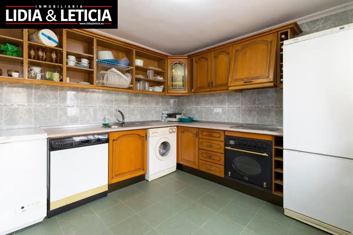Cocina de Casa o chalet en venta en Alcalá de Guadaira con Aire acondicionado, Calefacción y Jardín privado