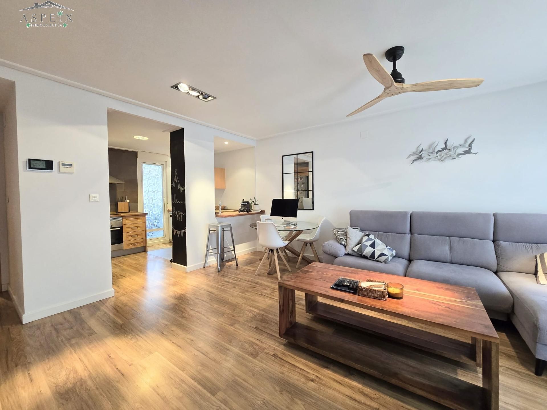 Sala d'estar de Pis en venda en Novelda amb Parquet i Terrassa