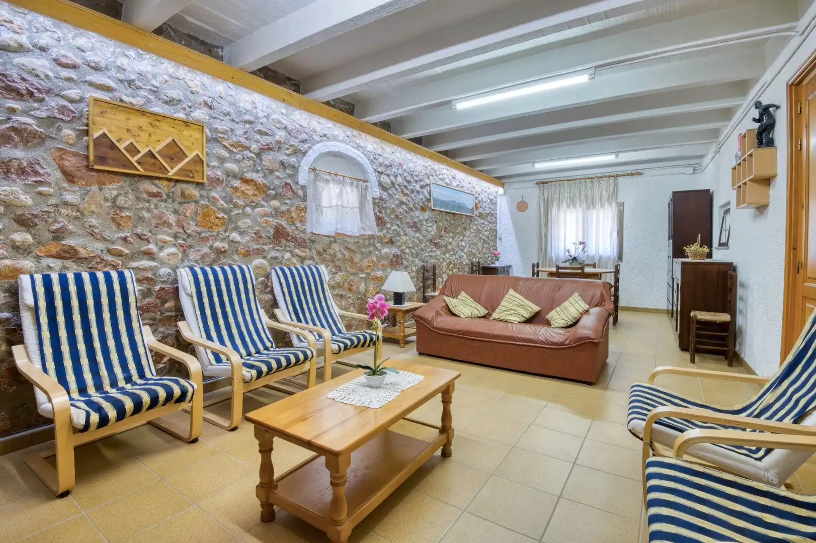 Wohnzimmer von Country house zum Verkauf in Albons mit Privatgarten, Terrasse und Schwimmbad