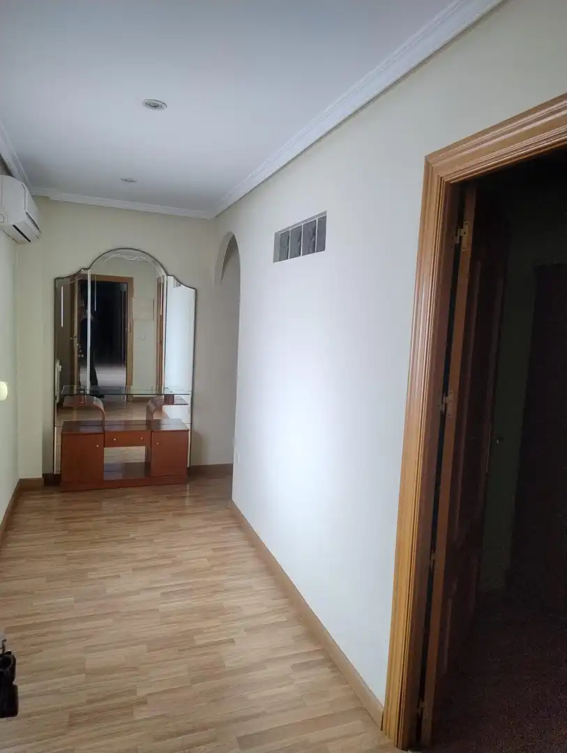 Piso en venta en Ciudad Real con Calefacción, Terraza y Amueblado