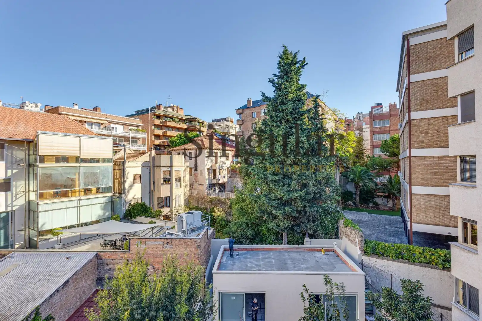 Vista exterior de Edificio en venta en Barcelona