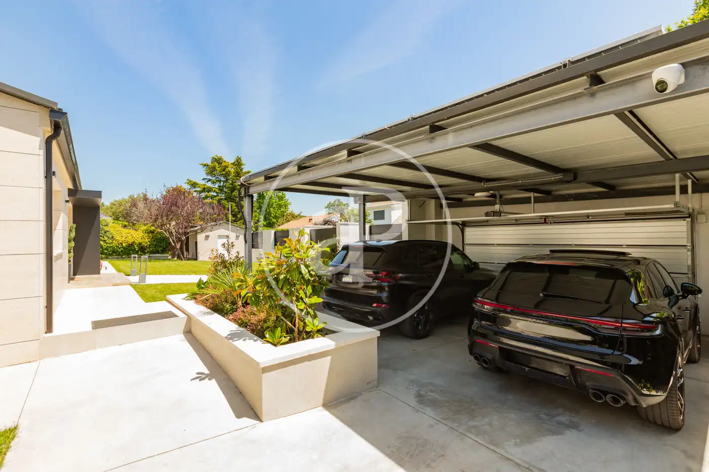 Parkplatz von Haus oder Chalet zum Verkauf in Pozuelo de Alarcón mit Klimaanlage, Heizung und Privatgarten