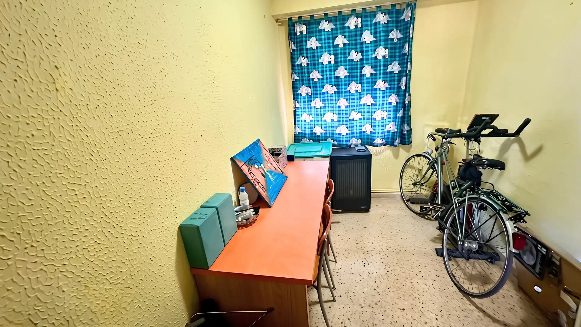 Habitación de Piso en venta en Valencia con Aire acondicionado y Amueblado