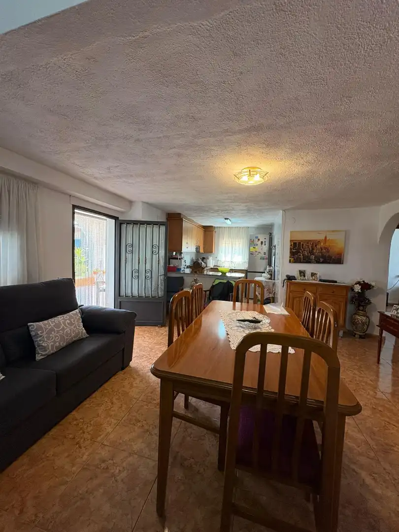 Comedor de Casa o chalet en venta en Castellón de la Plana / Castelló de la Plana con Jardín privado y Piscina comunitaria