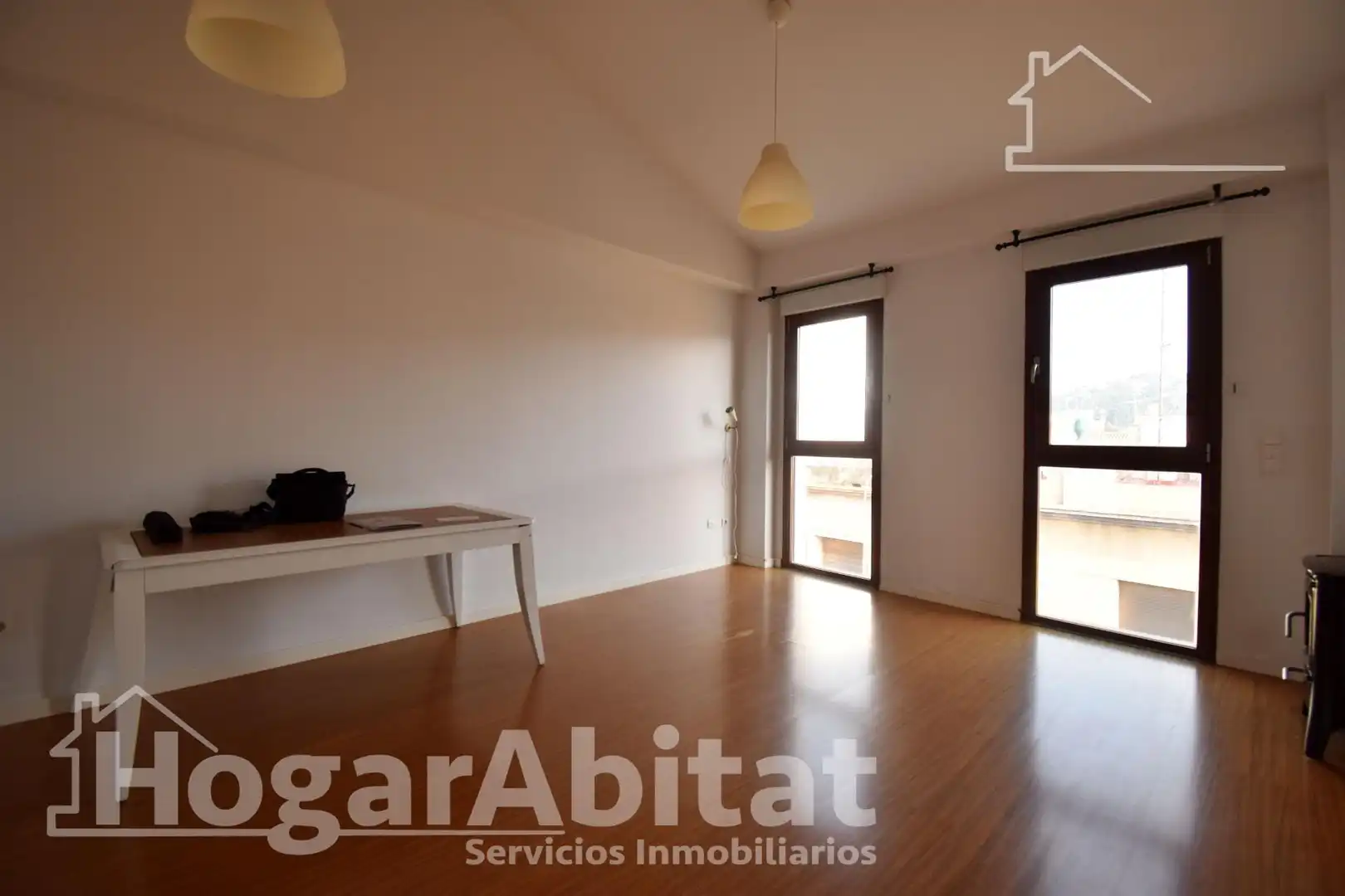 Sala d'estar de Àtic en venda en L'Alqueria de la Comtessa amb Parquet i Terrassa
