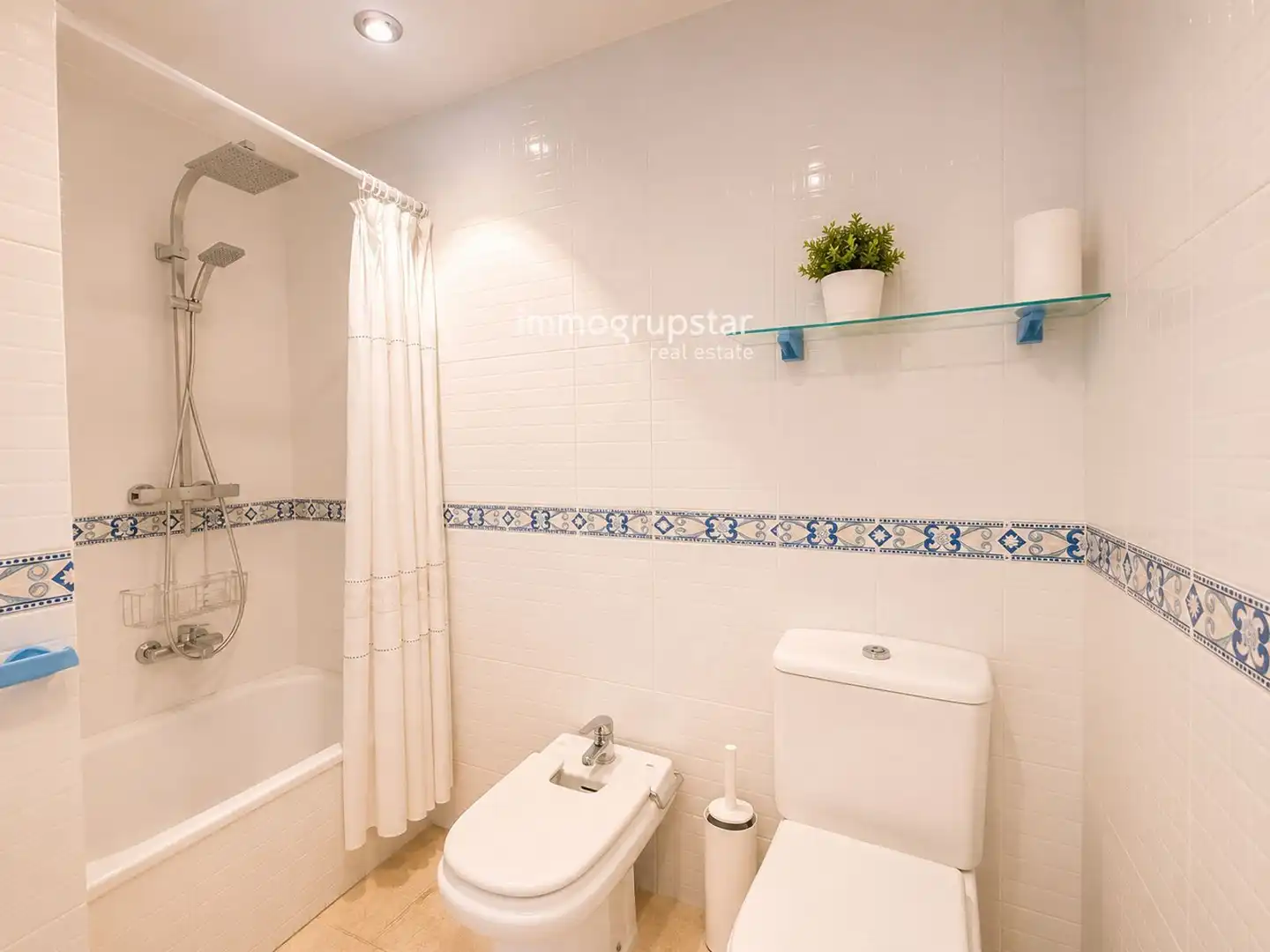 Bathroom of Attic for sale in Pals  with Air Conditioner, Heating and Terrace