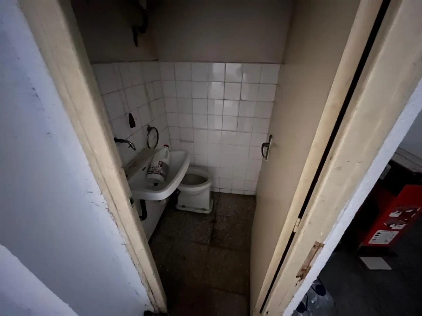 Bathroom of Commercial properties for sale in Zaragoza