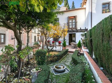 Casa aparellada amb jardí en venda a DEL CHAPIZ