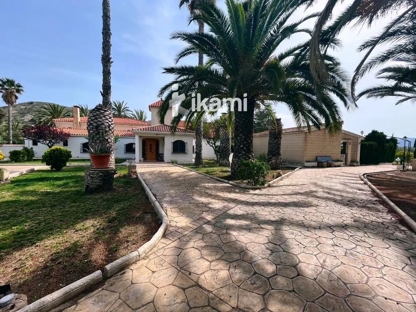 Vista exterior de Casa o chalet en venta en Elda con Calefacción, Trastero y Piscina