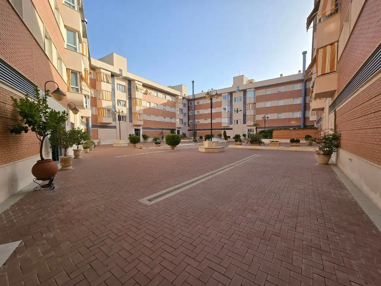 Vista exterior de Pis en venda en  Córdoba Capital amb Aire condicionat, Terrassa i Balcó