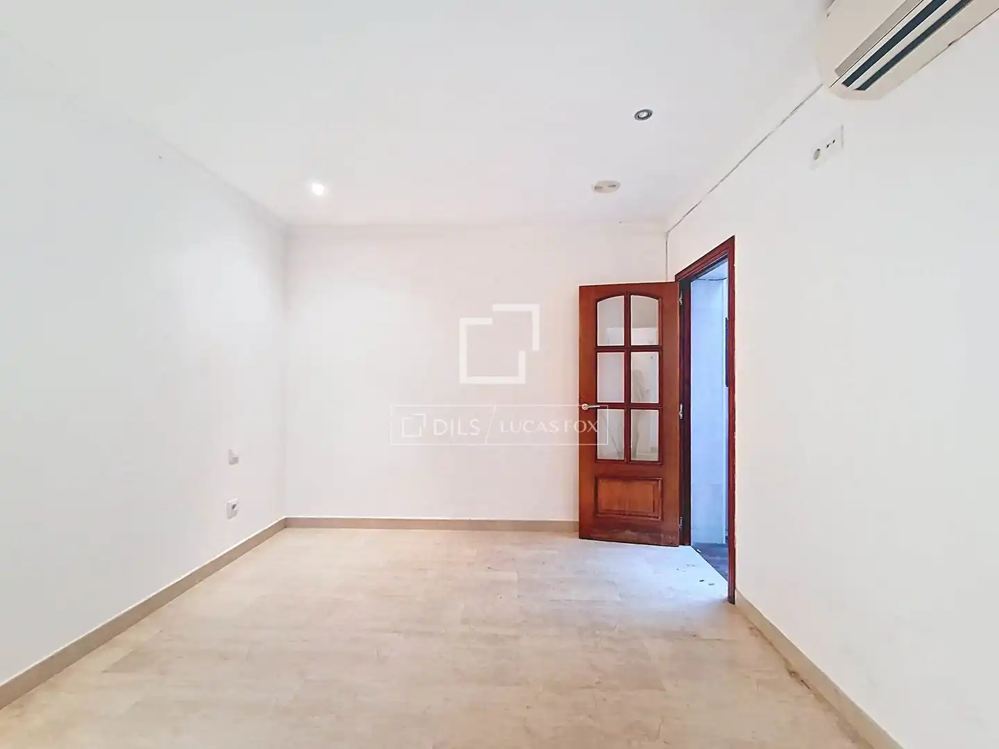 Flat for sale in Vilanova i la Geltrú  with Air Conditioner and Heating