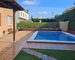 Swimming pool of House or chalet for sale in Terrassa  with Heating, Terrace and Storage room