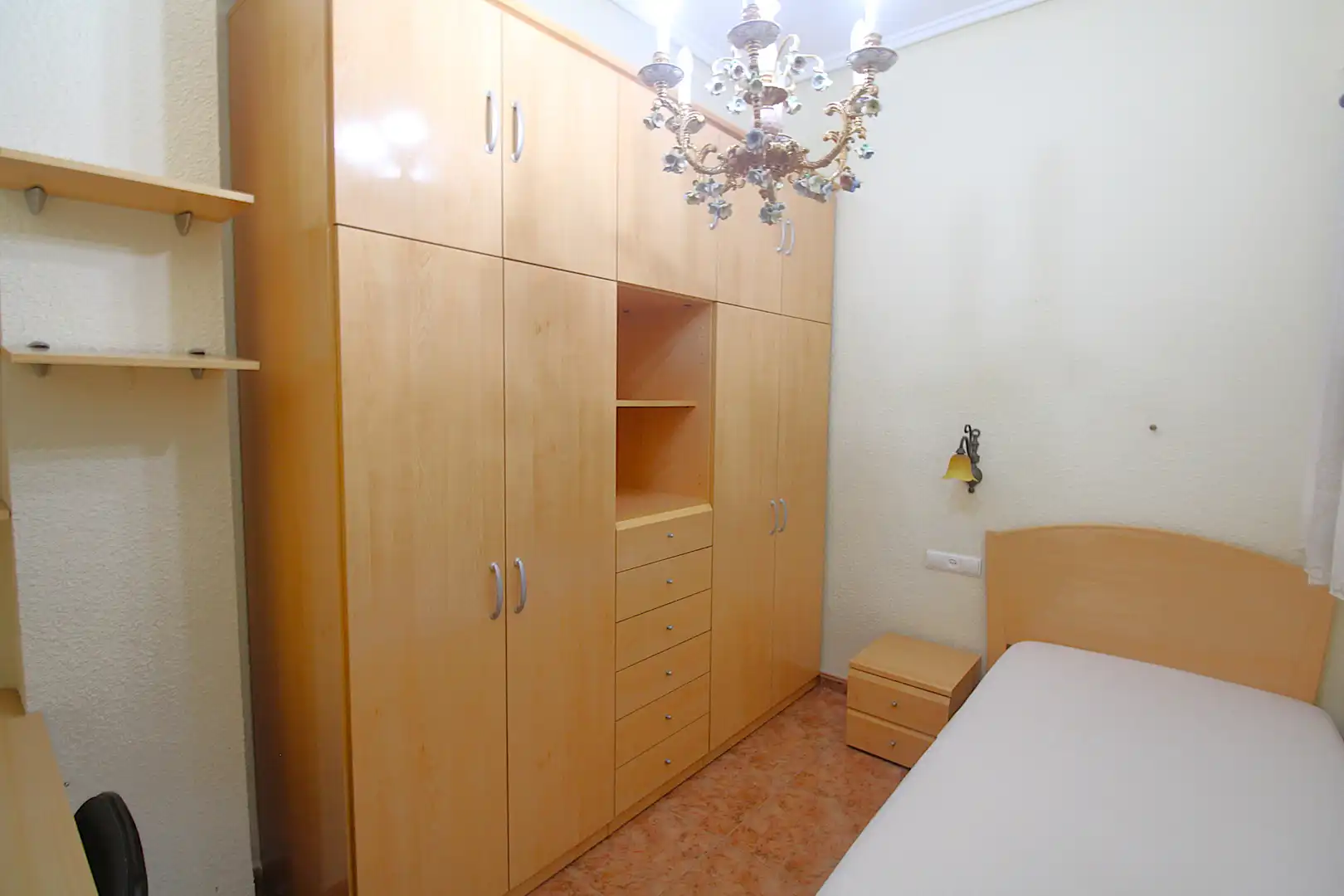 Habitación de Piso de alquiler en Valencia con Aire acondicionado, Terraza y Amueblado
