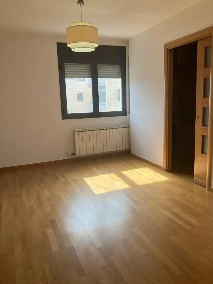 Habitación de Ático en venta en Fraga con Aire acondicionado, Calefacción y Terraza