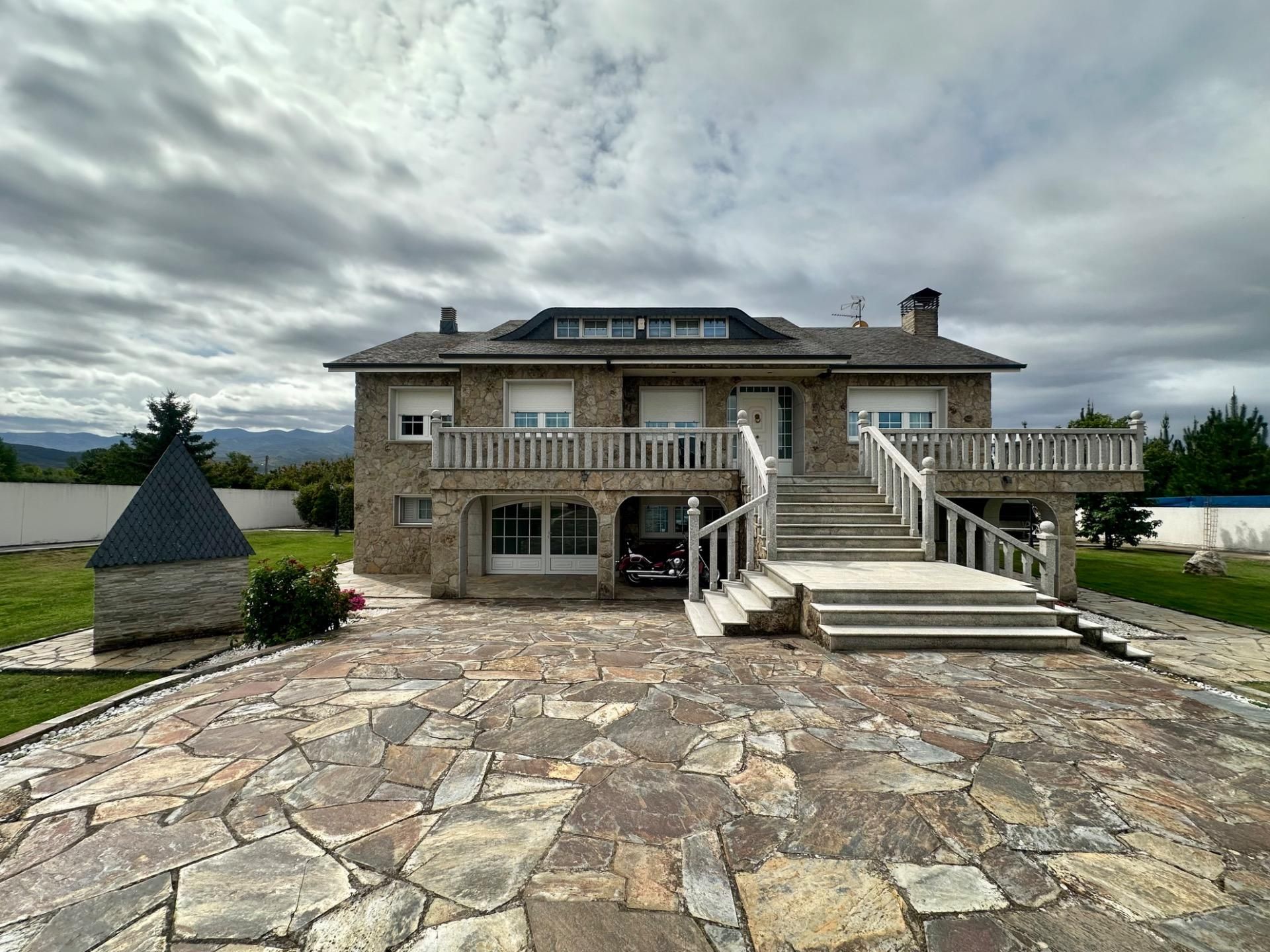 Exterior view of Houses for sale in Camponaraya  with Air Conditioner, Private garden and Terrace