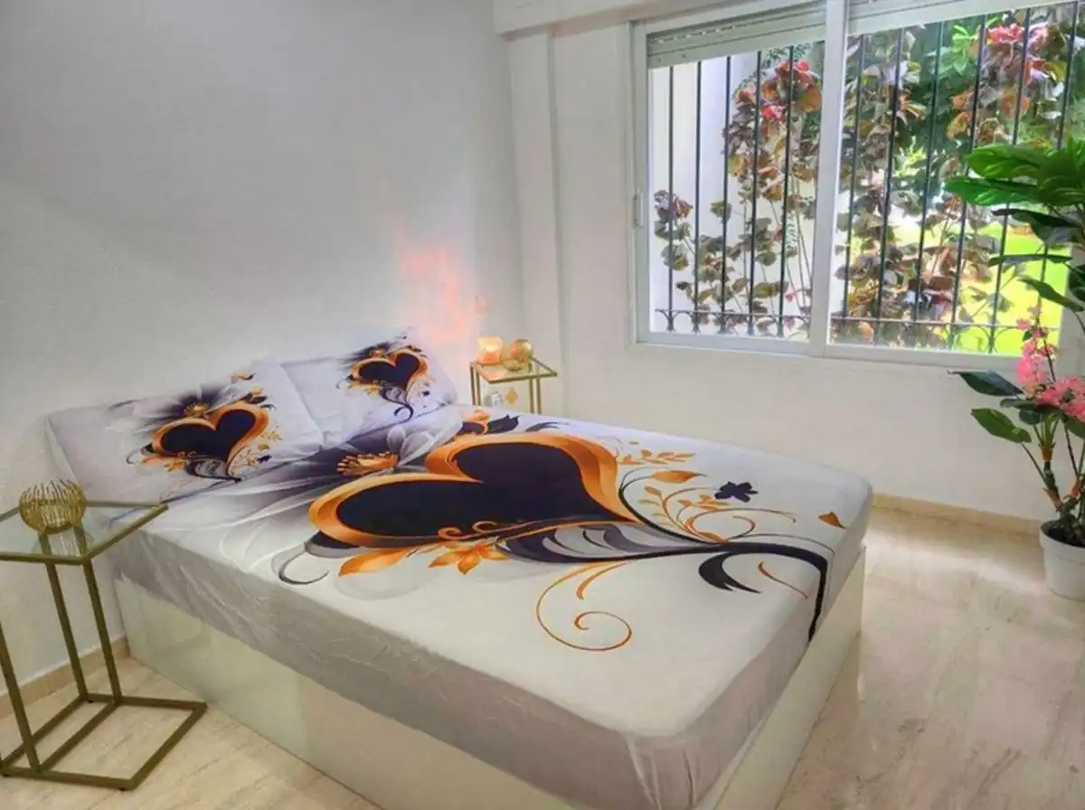 Dormitori de Apartament en venda en Estepona amb Aire condicionat, Jardí privat i Terrassa