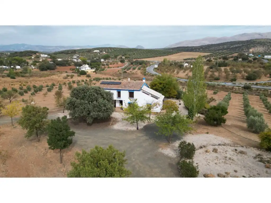 Casa rústica amb jardí en venda a Archidona