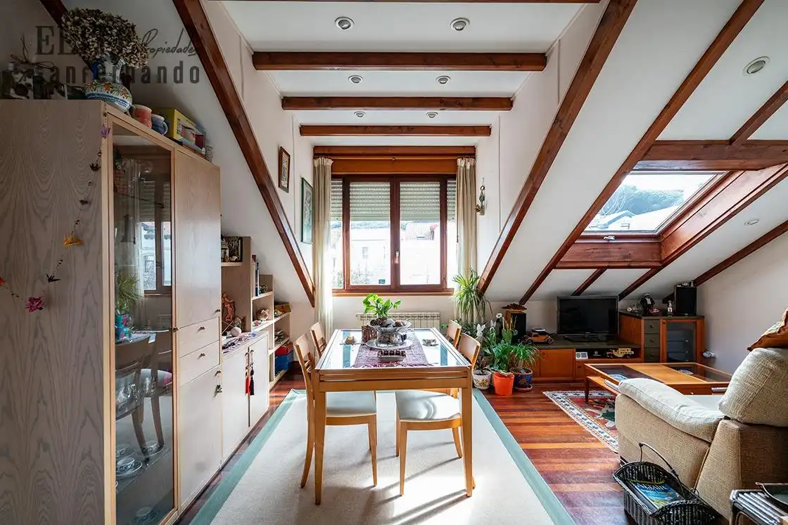 Sala de estar de Casa o chalet en venta en Santander con Calefacción, Jardín privado y Parquet