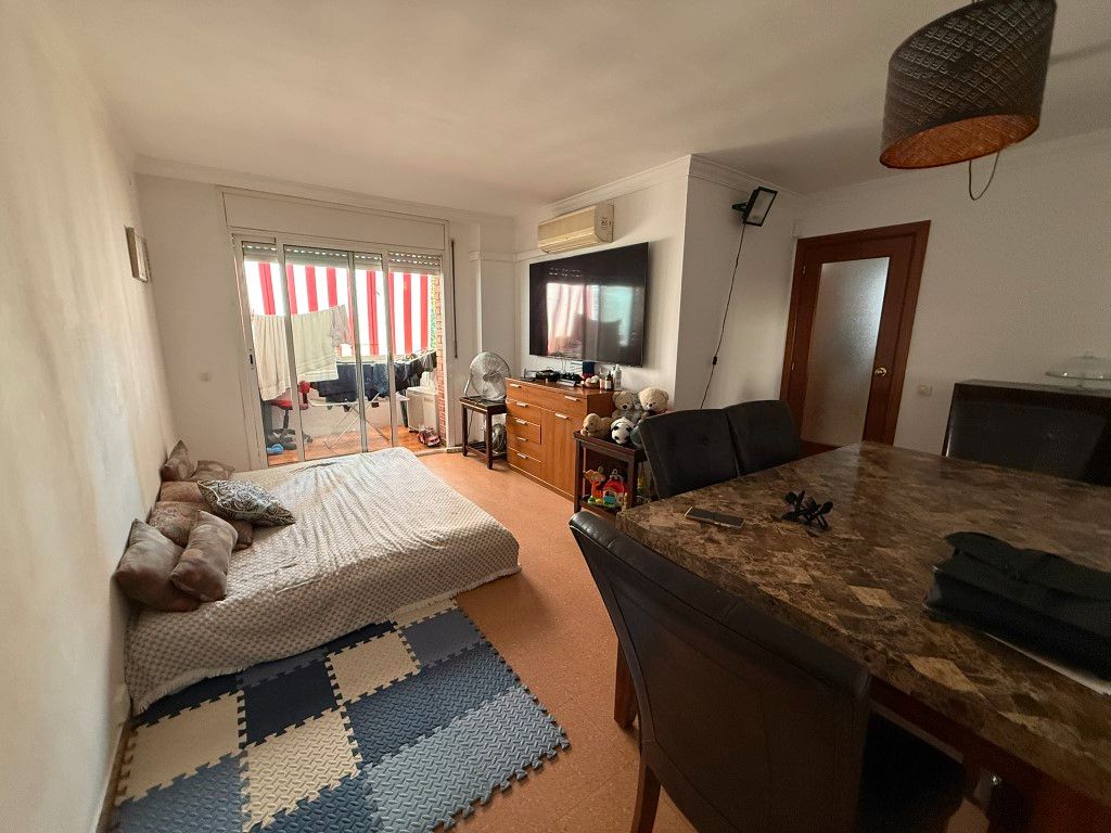Dormitori de Pis en venda en Badalona amb Aire condicionat, Calefacció i Forn