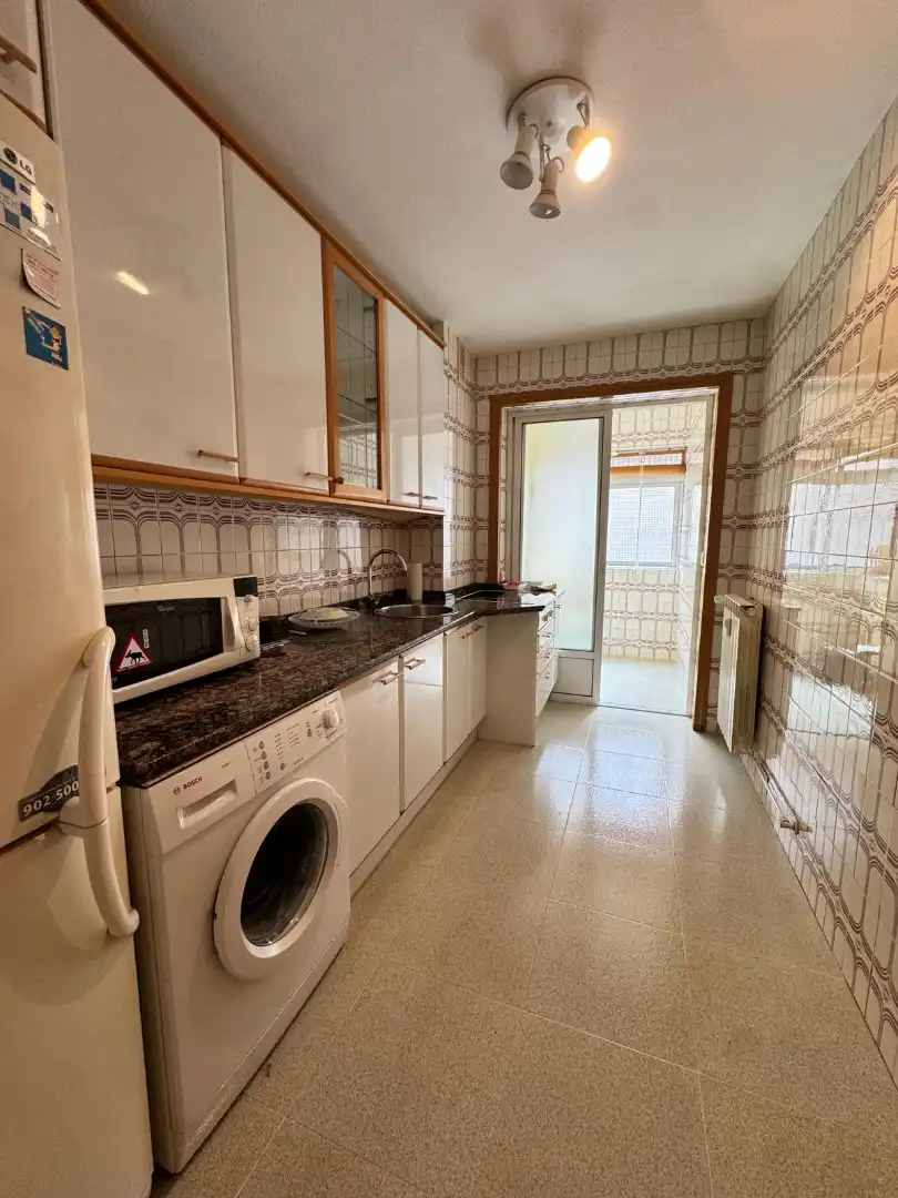 Cuina de Pis en venda en Valladolid amb Calefacció, Parquet i Moblat