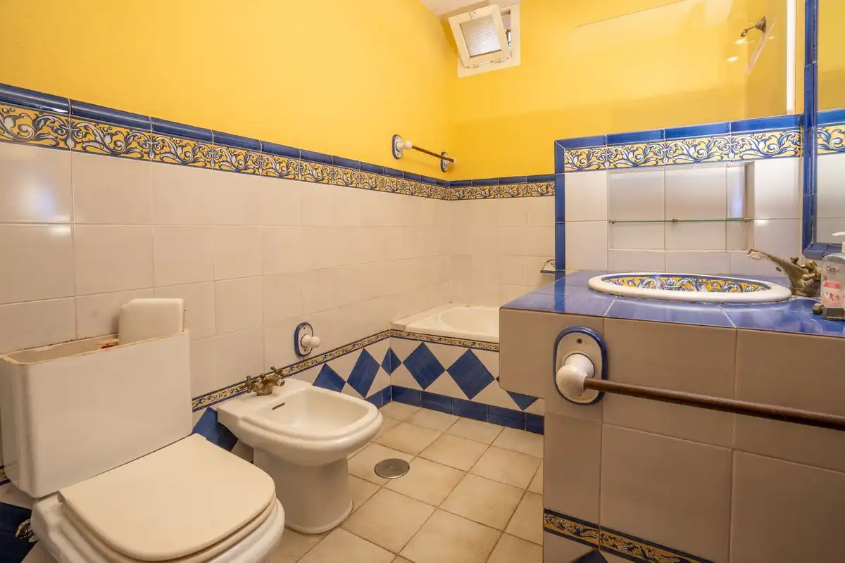 Baño de Casa adosada en venta en Mijas con Calefacción, Terraza y Piscina