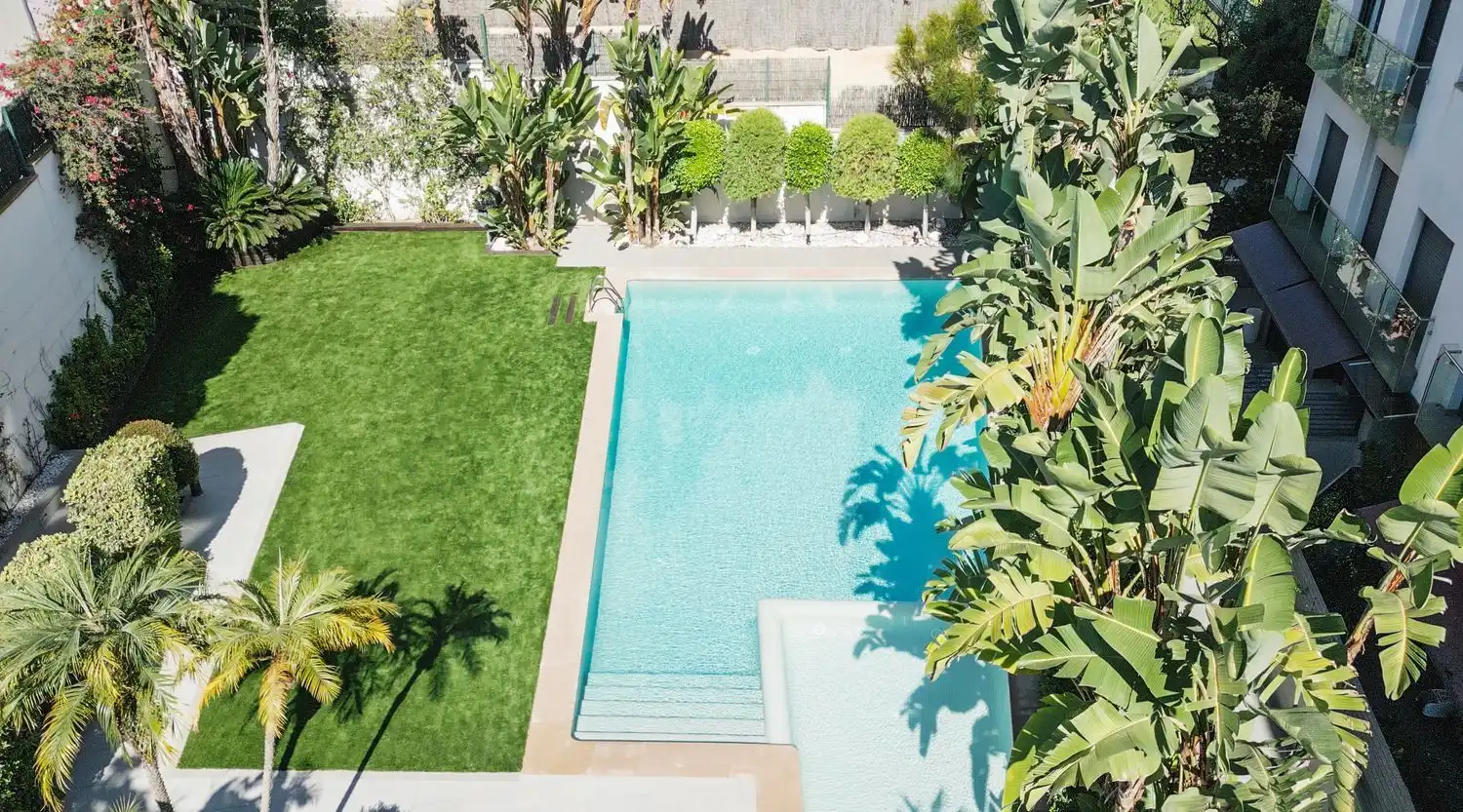 Swimming pool of Flat for sale in Sitges  with Air Conditioner, Heating and Private garden