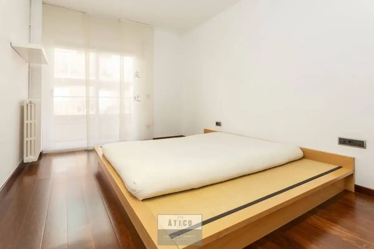 Bedroom of Flat for rent in Barcelona  with Air Conditioner, Heating and Parquet flooring
