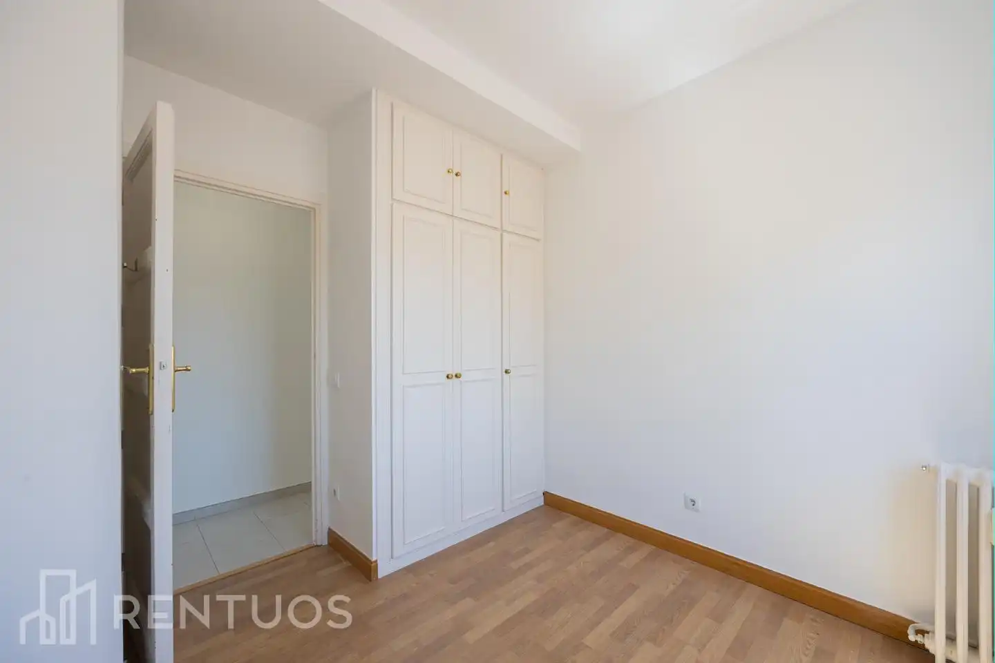 Schlafzimmer von Dachboden zur Miete in Madrid mit Klimaanlage, Heizung und Terrasse